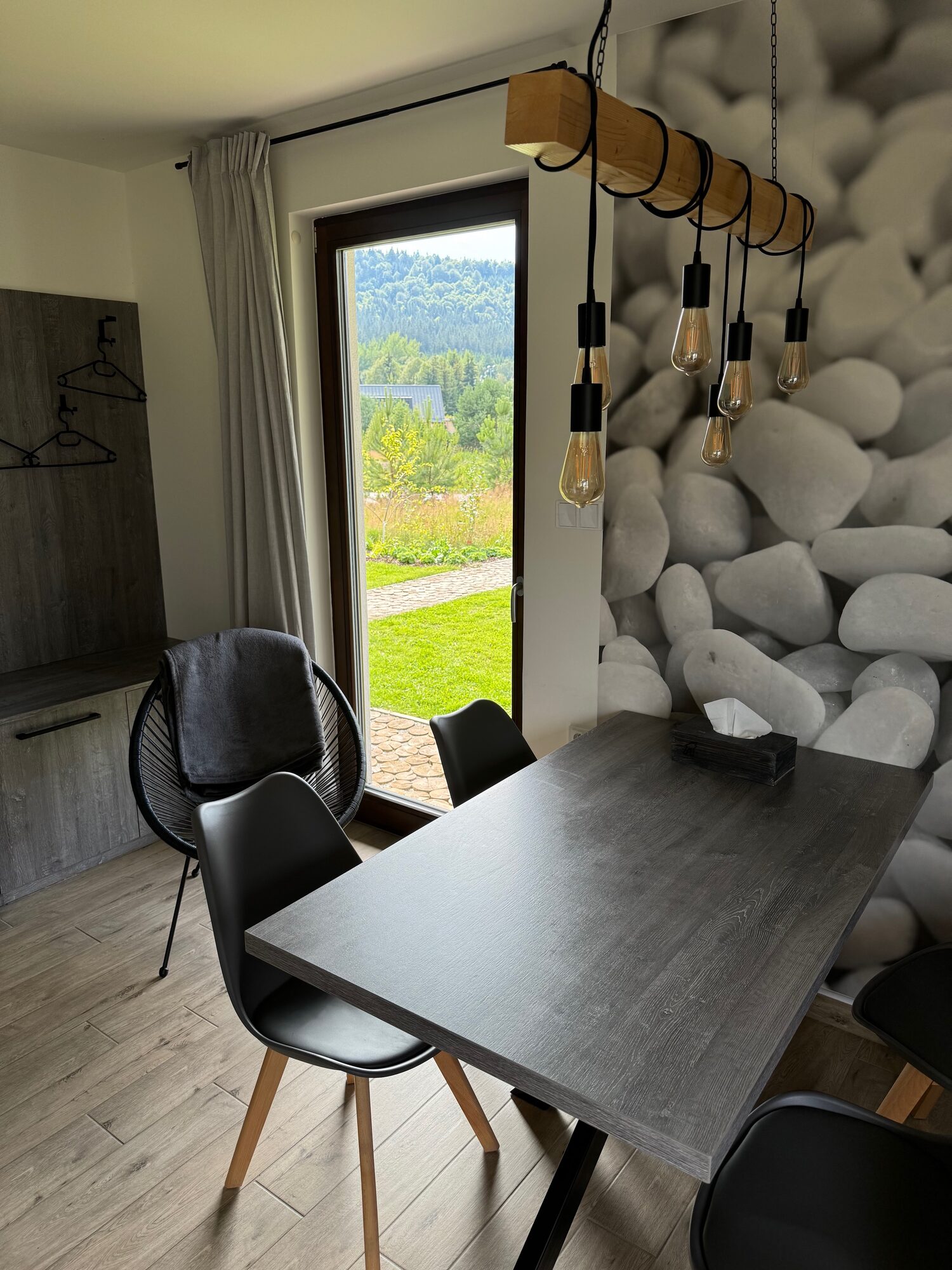 Šedý apartmán – hlavní interiér