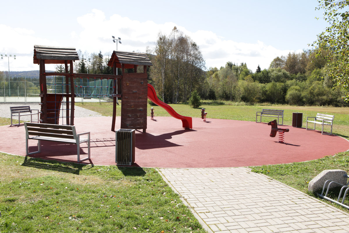 Hřiště v Borových Ladech poblíž apartmánů